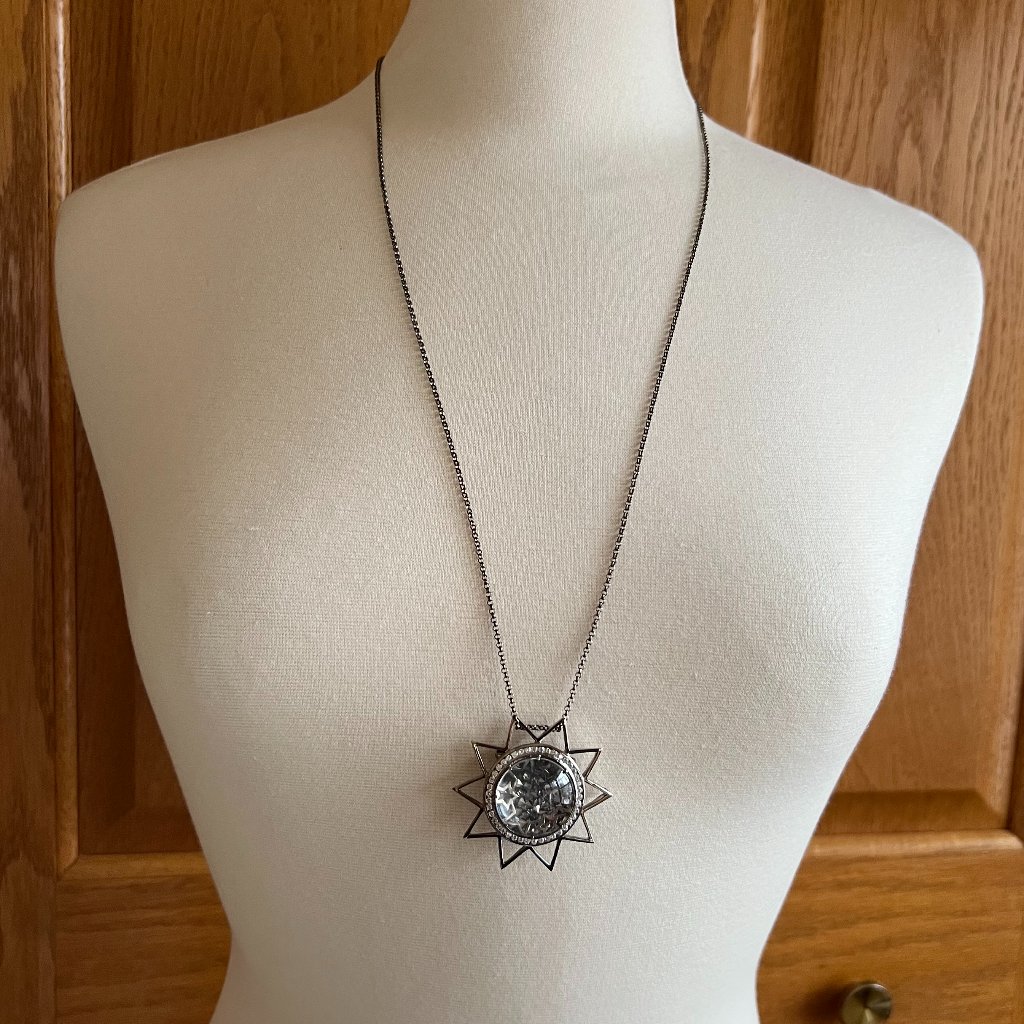Nina -- Sunburst Pendant Necklace & Brooch -- Excellent Condition